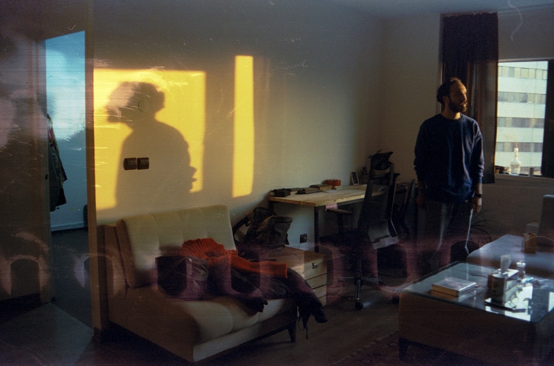 Freelancing Vs Full Time Job Comparison: 7 Best Insights 2025