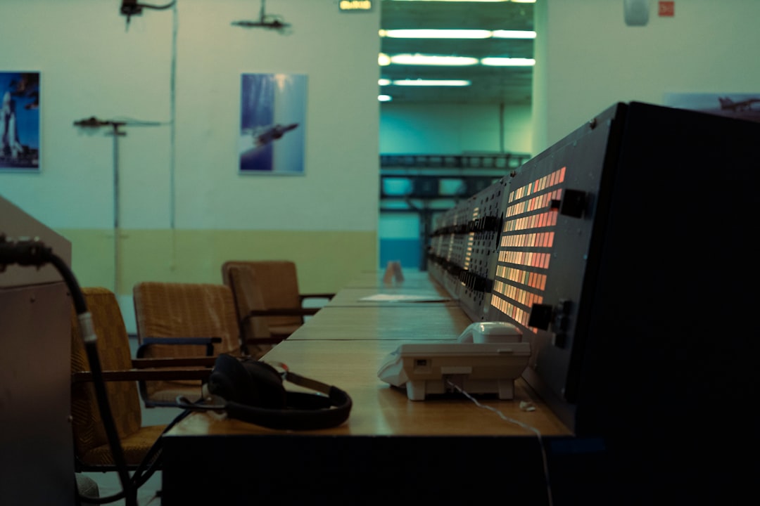 Freelance Vs Full Time Work Comparison: 7 Best Insights 2025